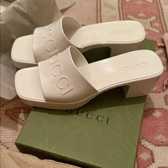 Gucci Cream Women's Slide Sandals - Picture 2 of 5